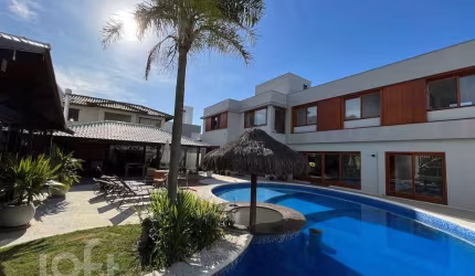 Casa à venda em Rio tavares central com 517 m², 4