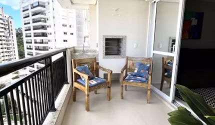 Apartamento à venda em Itacorubi com 122 m², 4 qua
