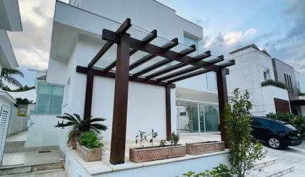 Casa à venda em Jurere Leste com 368 m², 4 quartos