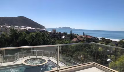 Casa de 6 suítes à venda na Praia Brava