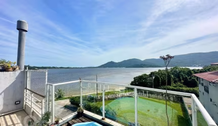 Apartamento à venda em Lagoa da Conceição com 133
