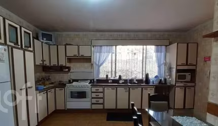Casa à venda em Estreito com 300 m², 5 quartos, 1