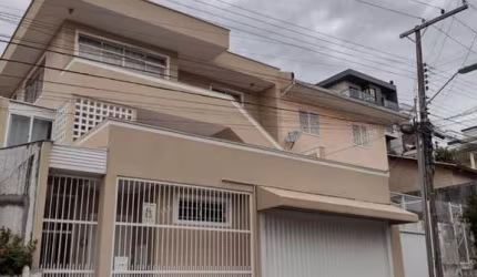 Casa à venda em Estreito com 263 m², 3 quartos, 1