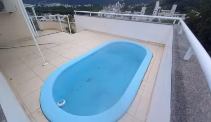 Cobertura de 3 dormitórios no Córrego Grande