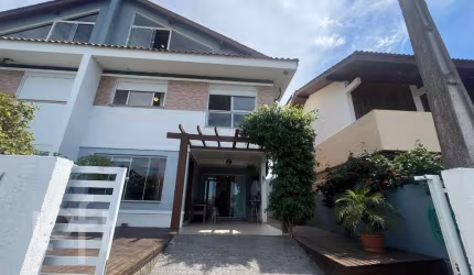 Casa à venda em Açores com 170 m², 3 quartos, 1 su