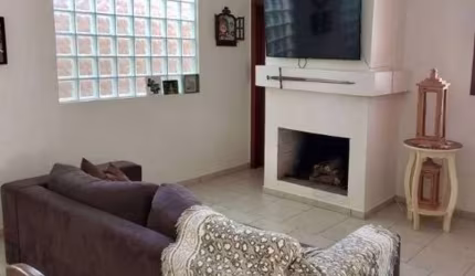Casa à venda em Córrego Grande com 194 m², 3 quart