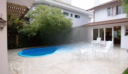 Casa à venda em Lagoa da Conceição com 300 m², 4 q
