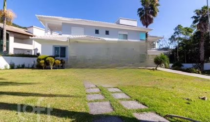 Casa à venda em Córrego Grande com 299 m², 5 quart
