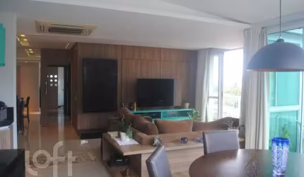 Apartamento à venda em Lagoa da Conceição com 199