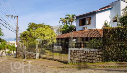 Casa à venda em Saco Grande com 245 m², 3 quartos,