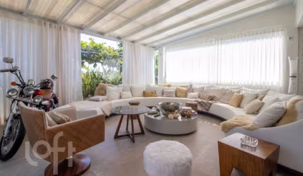 Casa à venda em Jurere Oeste com 450 m², 3 quartos