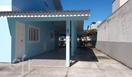 Casa à venda em Daniela com 200 m², 6 quartos, 3 v