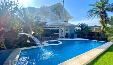 Casa à venda em Jurere Oeste com 416 m², 5 quartos