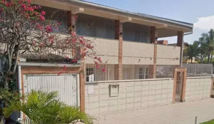 Casa à venda em Daniela com 560 m², 6 quartos, 4 s