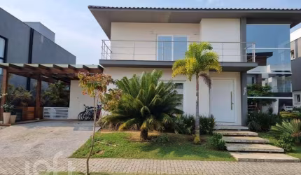 Casa à venda em Rio tavares central com 310 m², 3