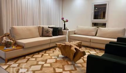 Casa à venda em Agronômica com 765 m², 3 quartos,