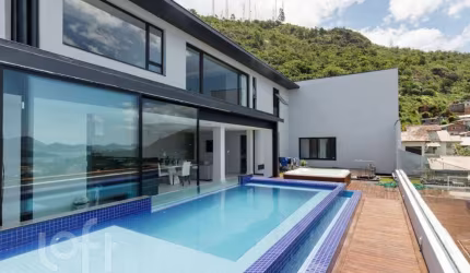 Casa à venda em Trindade com 287 m², 4 quartos, 1