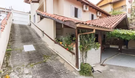 Casa à venda em Trindade com 235 m², 5 quartos, 2