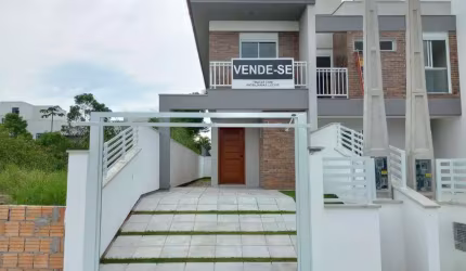 Casa de 3 dormitórios à venda no Campeche