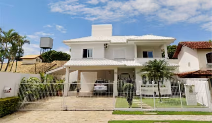 Casa de 3 suítes à Venda no Córrego Grande