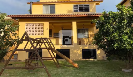 Casa de 6 dormitórios no Campeche
