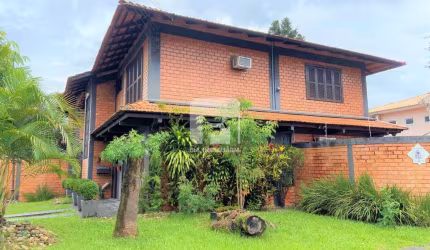 Casa de 5 dormitórios à venda no Córrego Grande