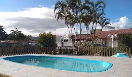 Casa à venda de 3 dormitórios no Campeche