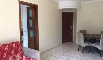 Apartamento à venda em Centro com 72 m², 2 quartos