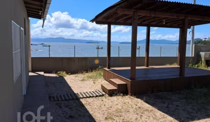 Casa à venda em Cacupé com 60 m², 2 quartos, 1 vag