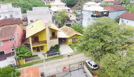 Casa à venda em Lagoa da Conceição com 227 m², 3 q
