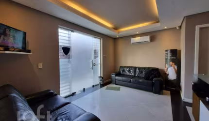 Casa à venda em Centro com 96 m², 5 quartos
