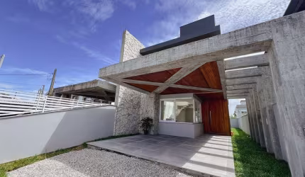 Casa de 3 dormitórios à venda no Campeche