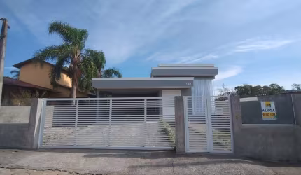 Casa com 3 dormitórios sendo 2 suítes no Campeche
