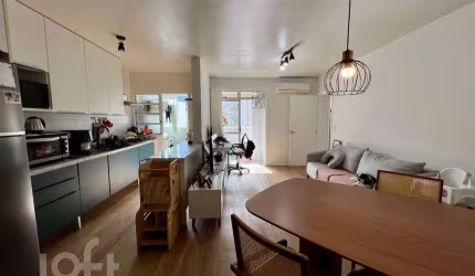 Apartamento à venda em Itacorubi com 72 m², 2 quar