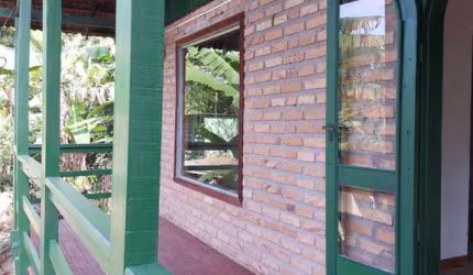 Casa de 2 dormitórios no Canto da lagoa