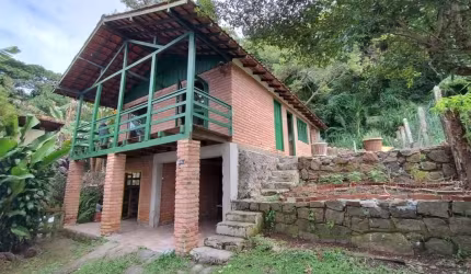 Casa de 2 dormitórios no Canto da lagoa