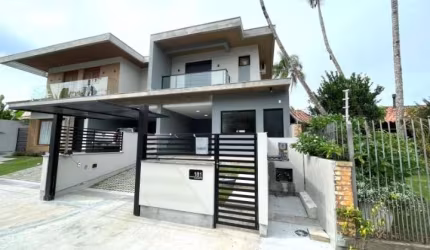 Casa nova de 3 dormitórios na Lagoa da Conceição