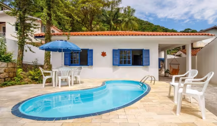 Casa de 3 dormitórios para locação no Sambaqui
