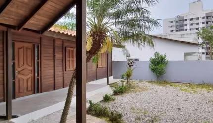 Casa de 4 dormitórios no Itacorubi