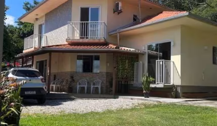 Casa à venda em Caiacanga com 150 m², 4 quartos, 2