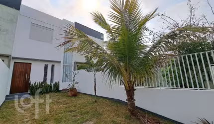 Casa à venda em Centro com 110 m², 3 quartos