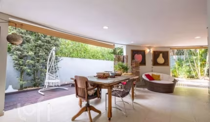 Casa à venda em Rio tavares central com 340 m², 2