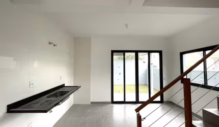 Casa de 3 dormitórios para locação no Campeche