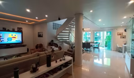 Casa 3 dormitórios à venda na Trindade