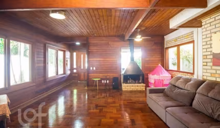 Casa à venda em Santa Mônica com 302 m², 5 quartos