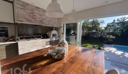Casa à venda em Rio tavares central com 303 m², 3