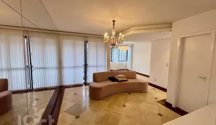 Apartamento à venda em Centro com 120 m², 3 quarto