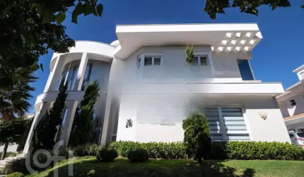 Casa à venda em Jurere Oeste com 429 m², 4 quartos