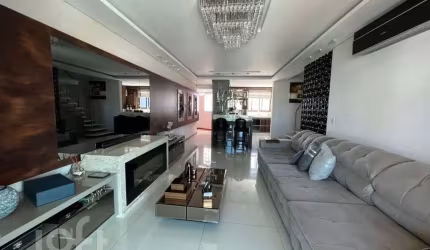 Apartamento à venda em Balneário com 294 m², 4 qua