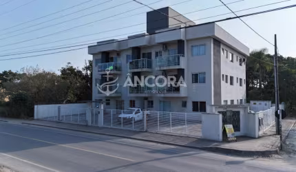 Apartamento Mobiliado, 02 Quartos, sendo um suíte, apenas 300 metros do mar, Próx ao Farol de Itapoá